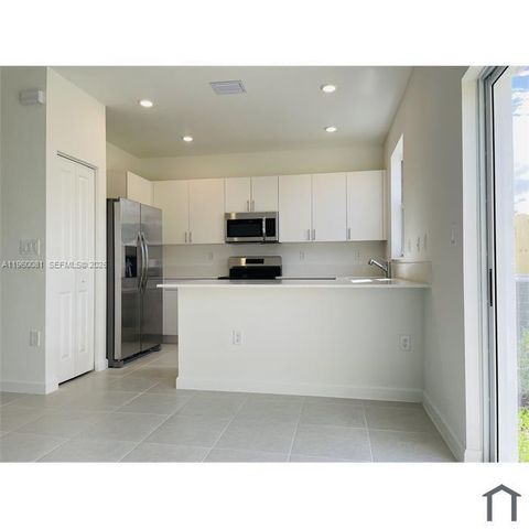 2667 SE 28 DR, Homestead, FL 33035