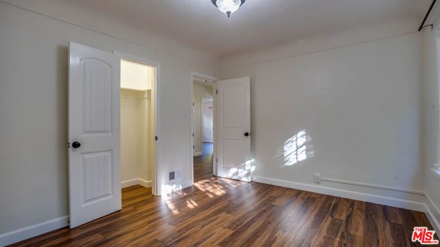 1306 S Longwood Avenue, Los Angeles, CA 90019