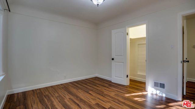 1306 S Longwood Avenue, Los Angeles, CA 90019