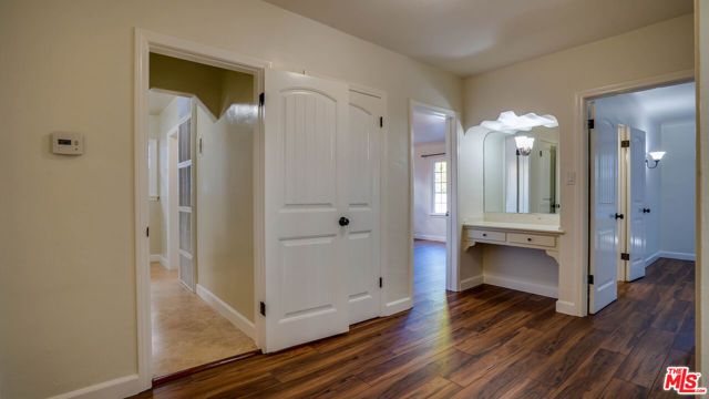 1306 S Longwood Avenue, Los Angeles, CA 90019