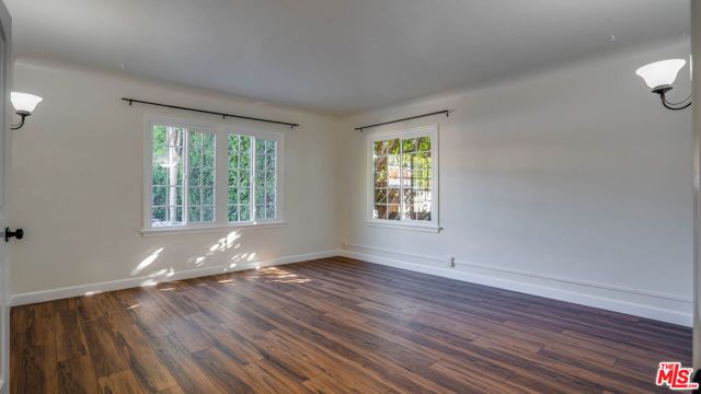 1306 S Longwood Avenue, Los Angeles, CA 90019