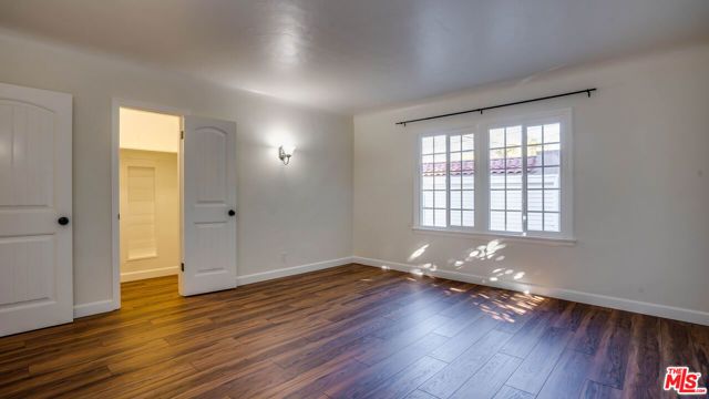 1306 S Longwood Avenue, Los Angeles, CA 90019