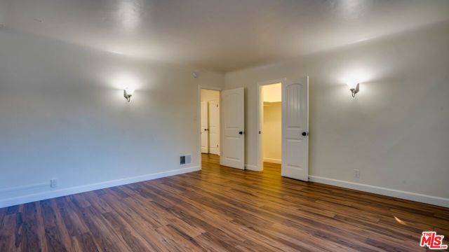 1306 S Longwood Avenue, Los Angeles, CA 90019