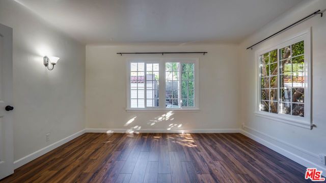 1306 S Longwood Avenue, Los Angeles, CA 90019