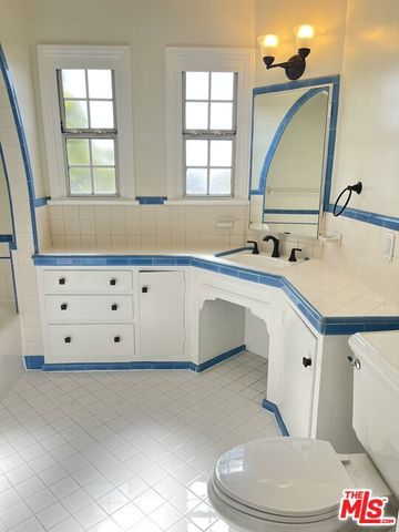 1306 S Longwood Avenue, Los Angeles, CA 90019