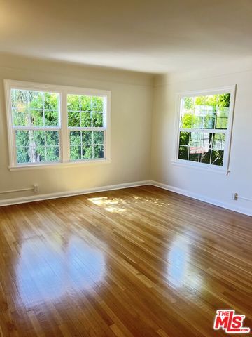 1306 S Longwood Avenue, Los Angeles, CA 90019