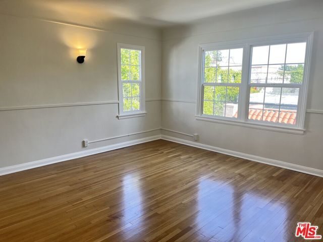 1306 S Longwood Avenue, Los Angeles, CA 90019