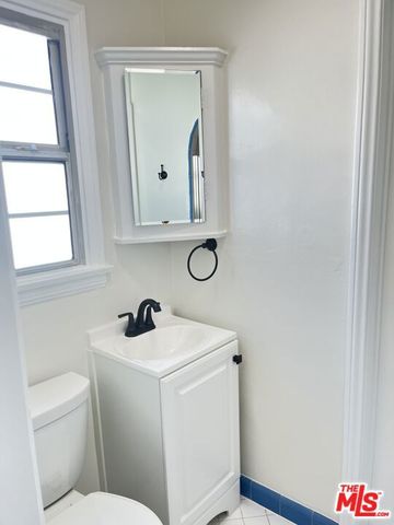 1306 S Longwood Avenue, Los Angeles, CA 90019