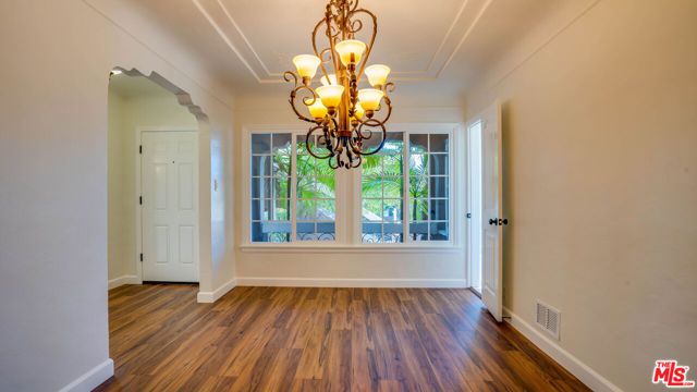 1306 S Longwood Avenue, Los Angeles, CA 90019