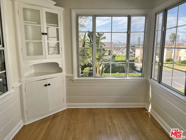1306 S Longwood Avenue, Los Angeles, CA 90019