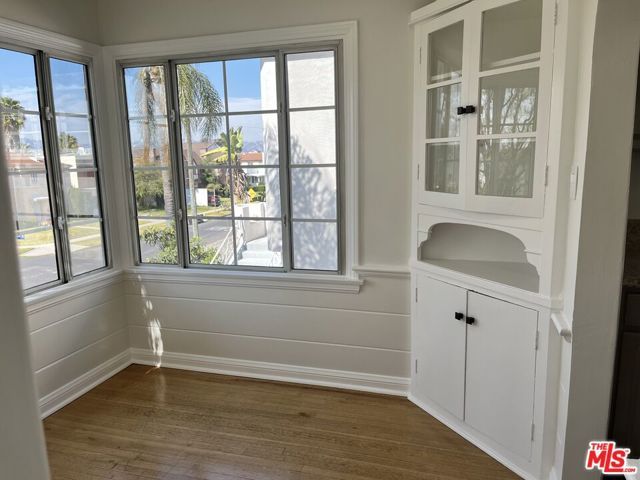 1306 S Longwood Avenue, Los Angeles, CA 90019