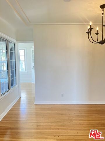 1306 S Longwood Avenue, Los Angeles, CA 90019