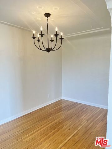 1306 S Longwood Avenue, Los Angeles, CA 90019