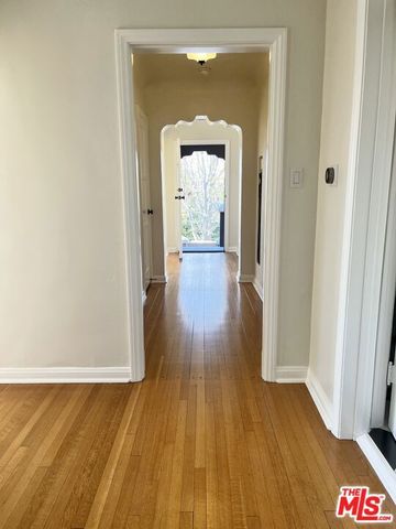 1306 S Longwood Avenue, Los Angeles, CA 90019