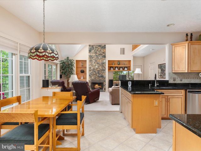 228 SUNSET CIR, Cross Junction, VA 22625