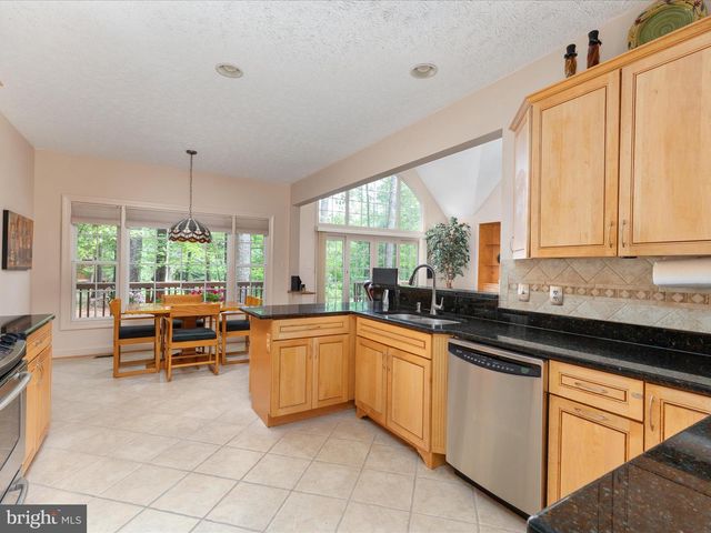 228 SUNSET CIR, Cross Junction, VA 22625