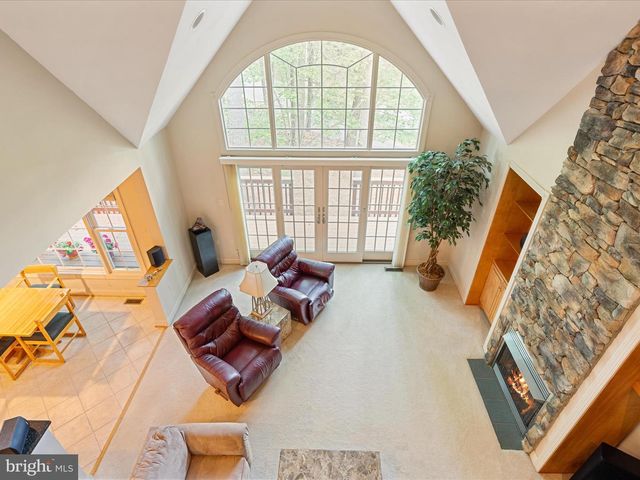 228 SUNSET CIR, Cross Junction, VA 22625