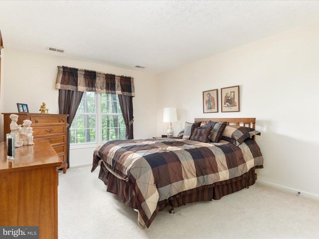 228 SUNSET CIR, Cross Junction, VA 22625