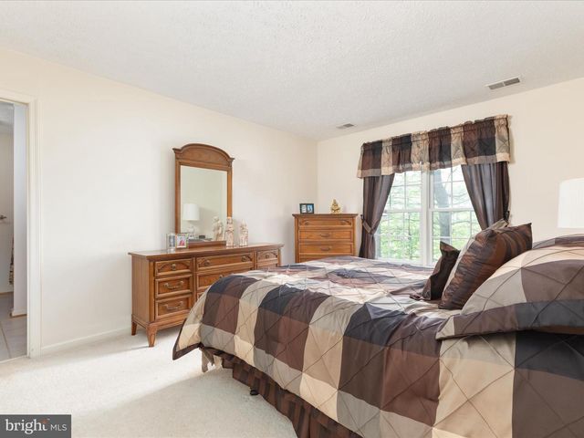 228 SUNSET CIR, Cross Junction, VA 22625