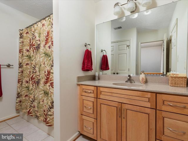 228 SUNSET CIR, Cross Junction, VA 22625