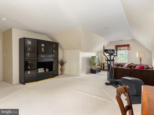 228 SUNSET CIR, Cross Junction, VA 22625
