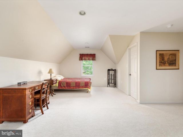 228 SUNSET CIR, Cross Junction, VA 22625