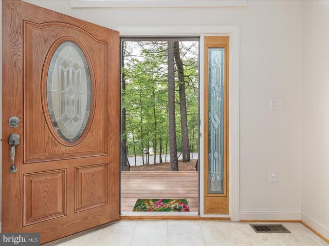 228 SUNSET CIR, Cross Junction, VA 22625