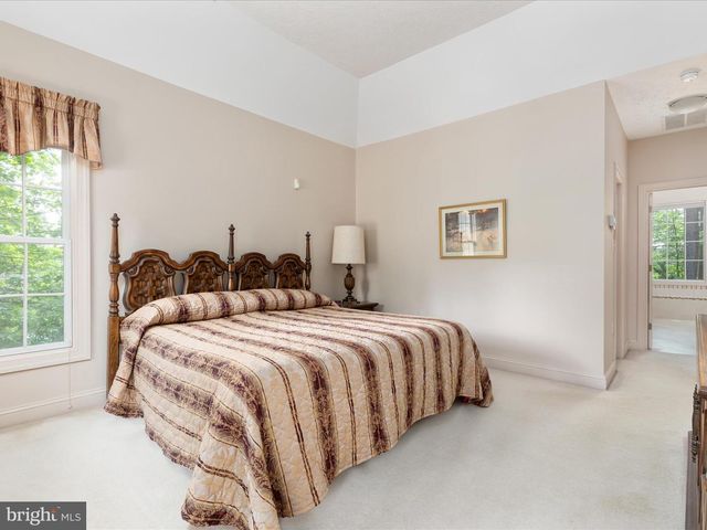 228 SUNSET CIR, Cross Junction, VA 22625