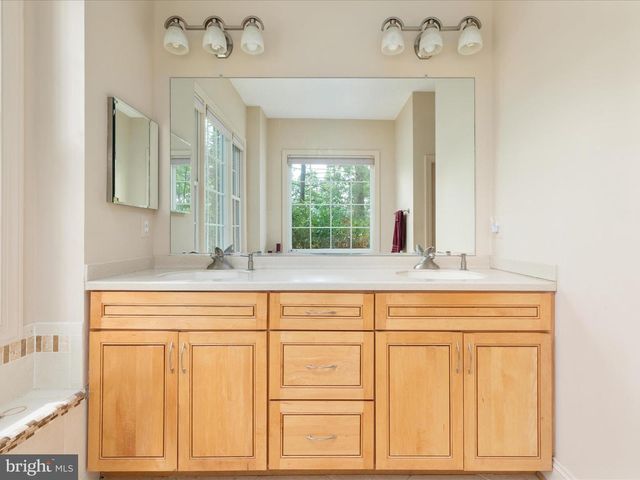 228 SUNSET CIR, Cross Junction, VA 22625