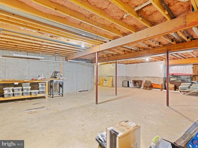 228 SUNSET CIR, Cross Junction, VA 22625