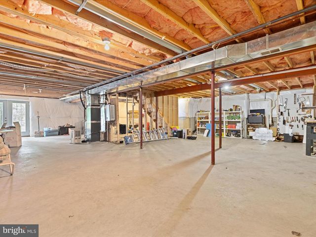 228 SUNSET CIR, Cross Junction, VA 22625