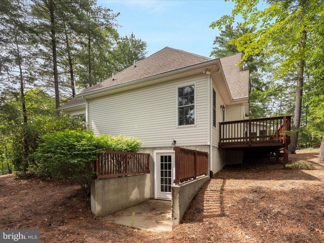 228 SUNSET CIR, Cross Junction, VA 22625