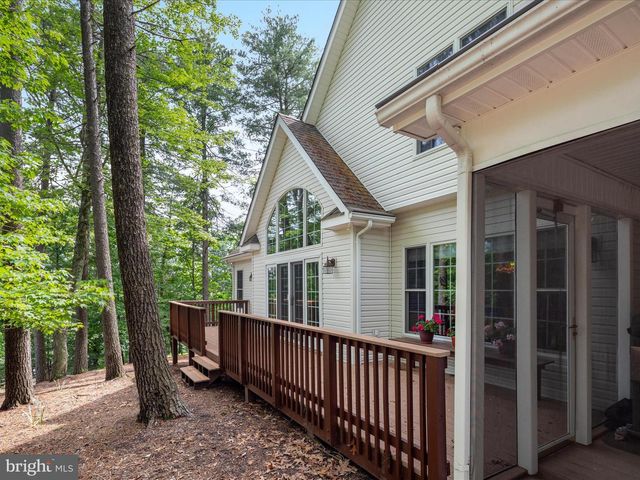 228 SUNSET CIR, Cross Junction, VA 22625