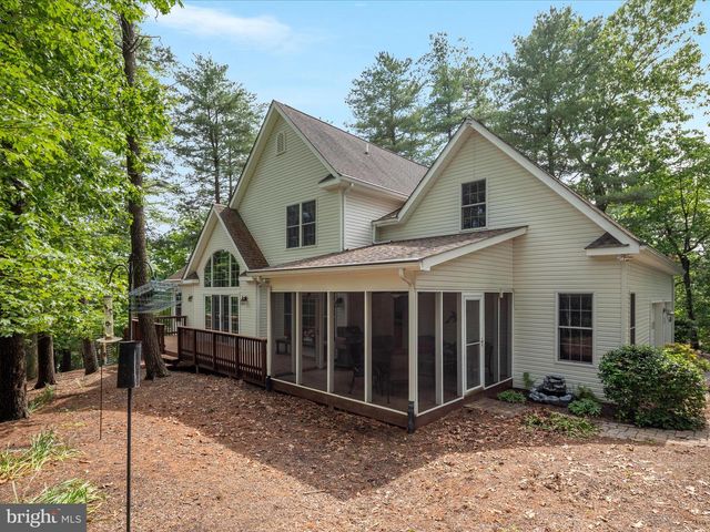 228 SUNSET CIR, Cross Junction, VA 22625