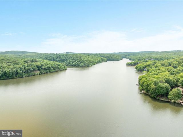 228 SUNSET CIR, Cross Junction, VA 22625