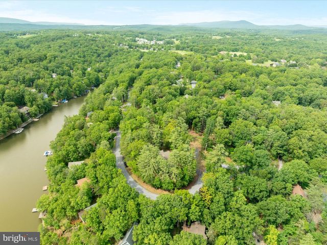 228 SUNSET CIR, Cross Junction, VA 22625