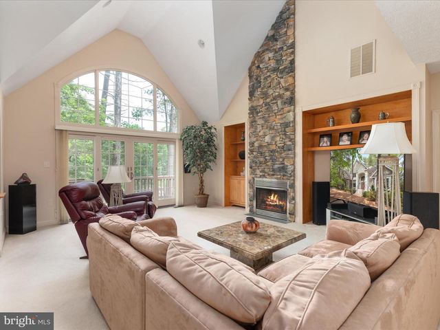 228 SUNSET CIR, Cross Junction, VA 22625
