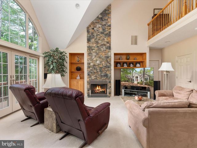 228 SUNSET CIR, Cross Junction, VA 22625