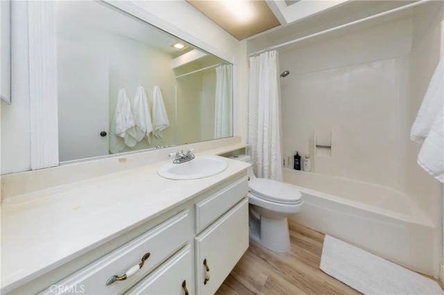 28339 Simsalido ave, Canyon Country, CA 91387