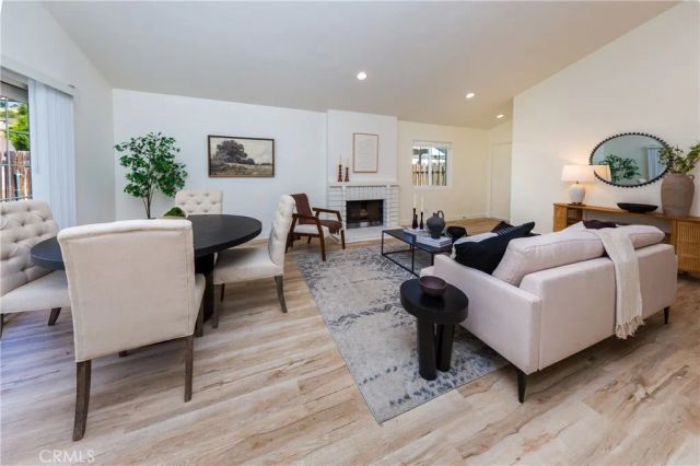 28339 Simsalido ave, Canyon Country, CA 91387