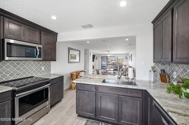 14750 BEACH Boulevard 20, Jacksonville, FL 32250