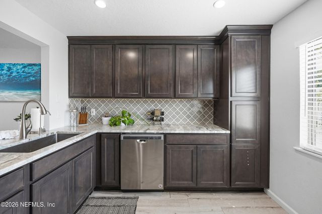 14750 BEACH Boulevard 20, Jacksonville, FL 32250