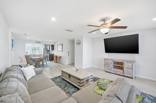 14750 BEACH Boulevard 20, Jacksonville, FL 32250