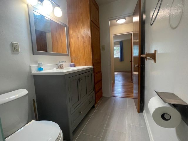 1025 Kentucky Street SE, Albuquerque, NM 87108