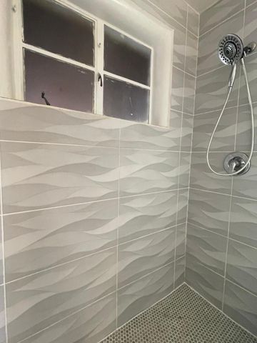 1025 Kentucky Street SE, Albuquerque, NM 87108