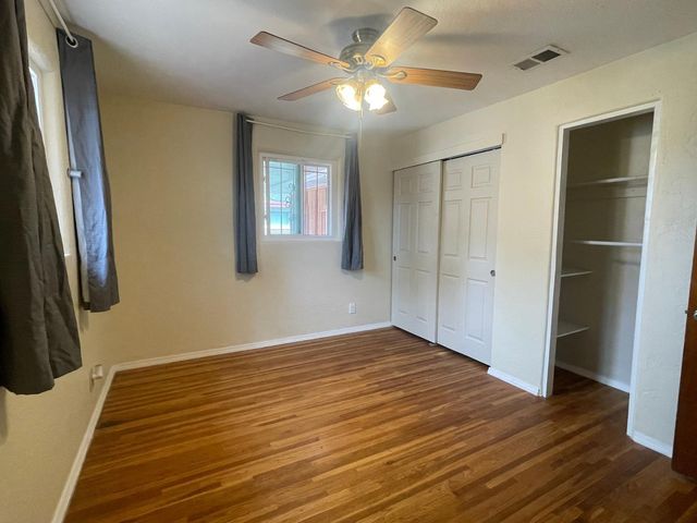 1025 Kentucky Street SE, Albuquerque, NM 87108