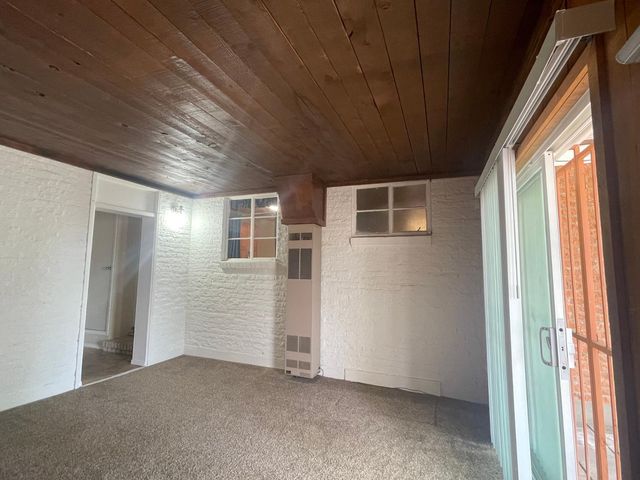 1025 Kentucky Street SE, Albuquerque, NM 87108