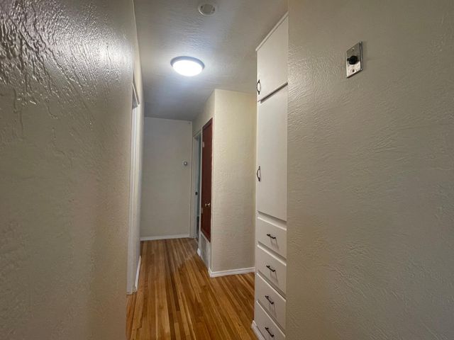 1025 Kentucky Street SE, Albuquerque, NM 87108