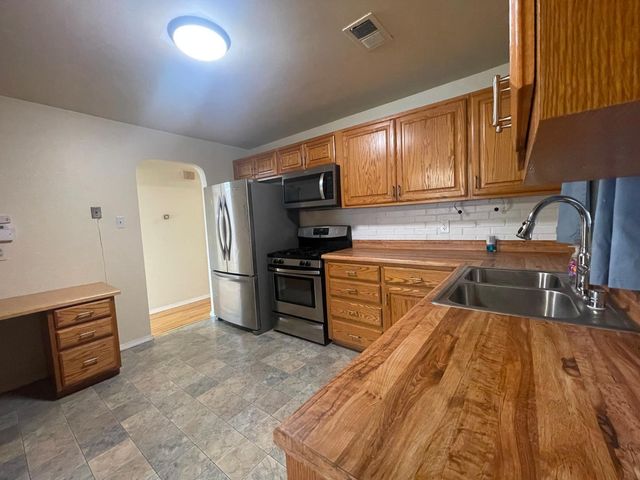 1025 Kentucky Street SE, Albuquerque, NM 87108