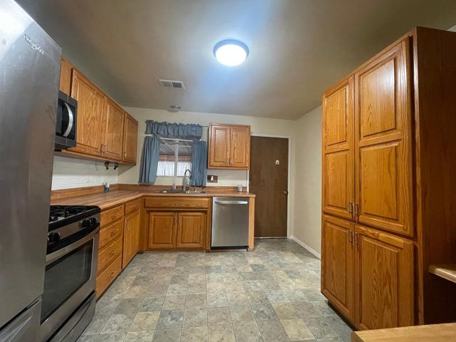 1025 Kentucky Street SE, Albuquerque, NM 87108